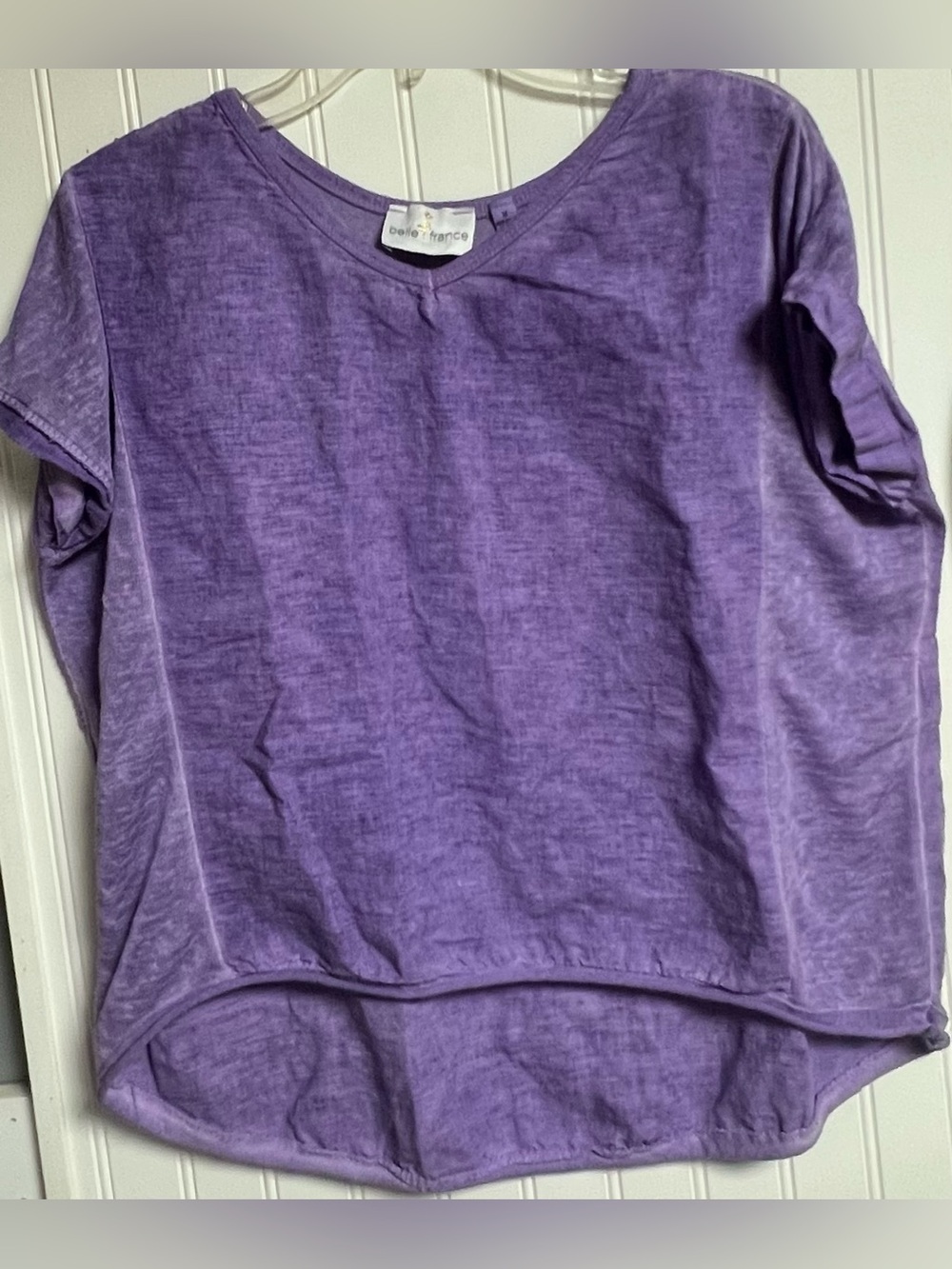 Belle France Lavender V-Neck Short Sleeve Tee Size M